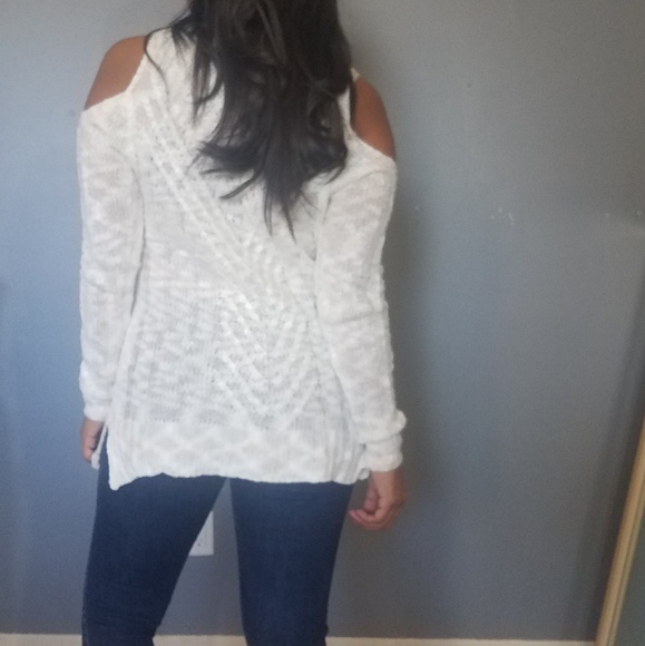 IVORY MOCK NECK COLD SHOULDER SWEATER - Picture 5 of 8